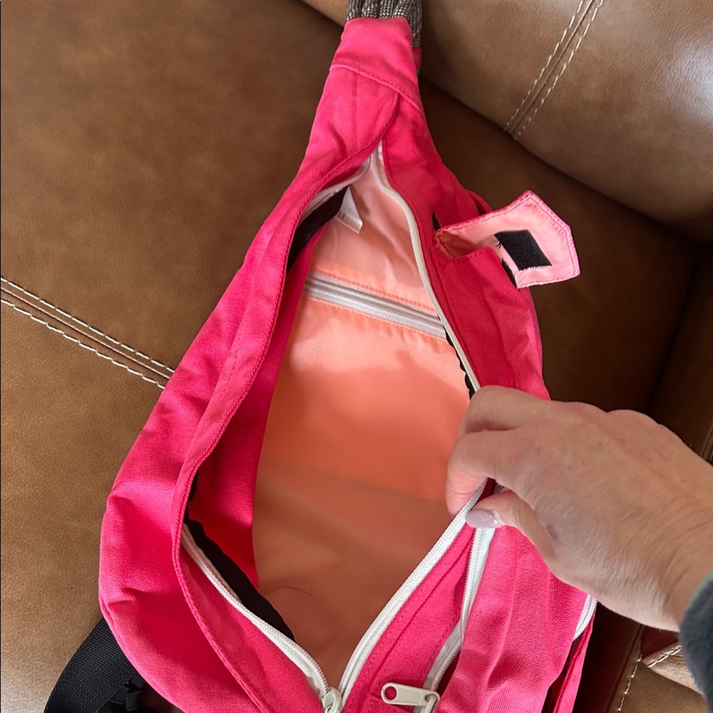 Kavu Bright Pink Crossbody Sling Bag - Picture 4 of 7